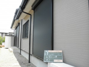 福岡県　古賀市　舞の里三区集会所　シャッター取り換え工事　完了